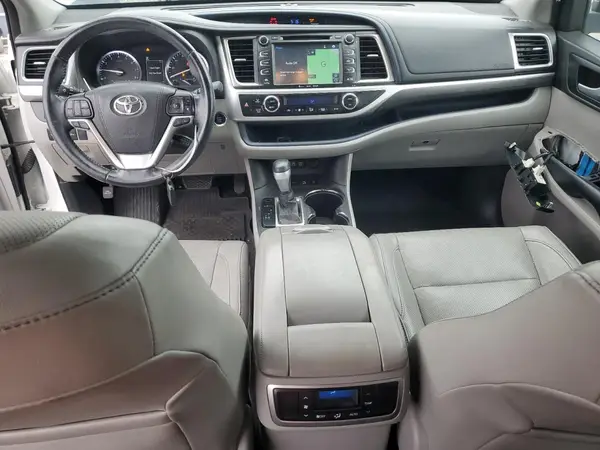 5TDDZRFH4HS453622 2017 TOYOTA HIGHLANDER - Image 8
