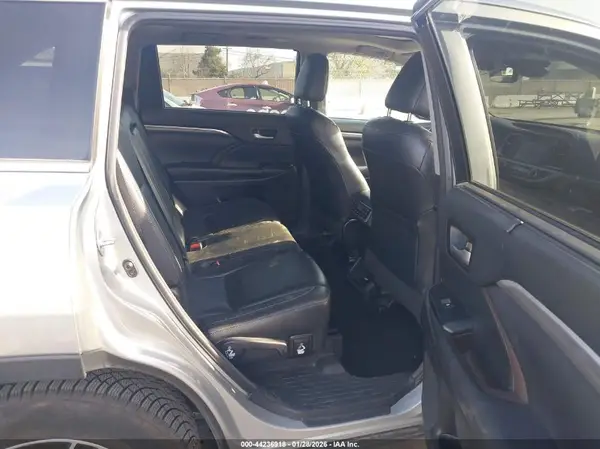 5TDDZRFH4HS457427 2017 TOYOTA HIGHLANDER - Image 8