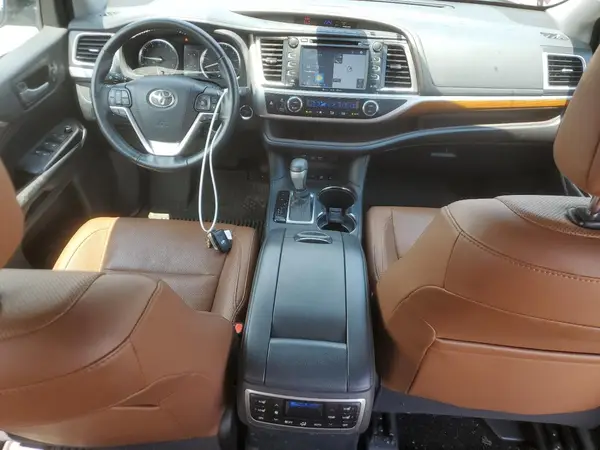 5TDDZRFH4HS457749 2017 TOYOTA HIGHLANDER - Image 8