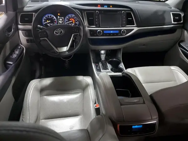 5TDDZRFH4HS459601 2017 TOYOTA HIGHLANDER - Image 8