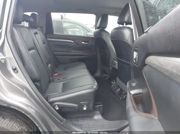 5TDDZRFH4HS466421 2017 TOYOTA HIGHLANDER - Image 8