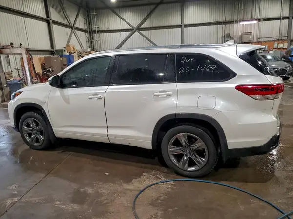 5TDDZRFH4HS467651 2017 TOYOTA HIGHLANDER - Image 2