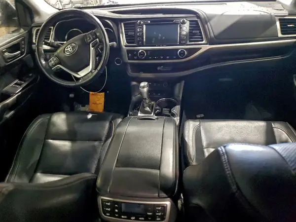 5TDDZRFH4HS467651 2017 TOYOTA HIGHLANDER - Image 8
