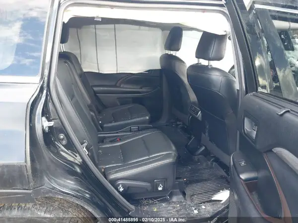 5TDDZRFH4HS474860 2017 TOYOTA HIGHLANDER - Image 8