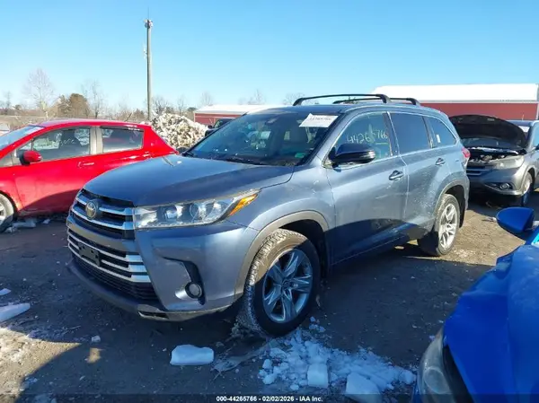 5TDDZRFH4HS477967 2017 TOYOTA HIGHLANDER - Image 2