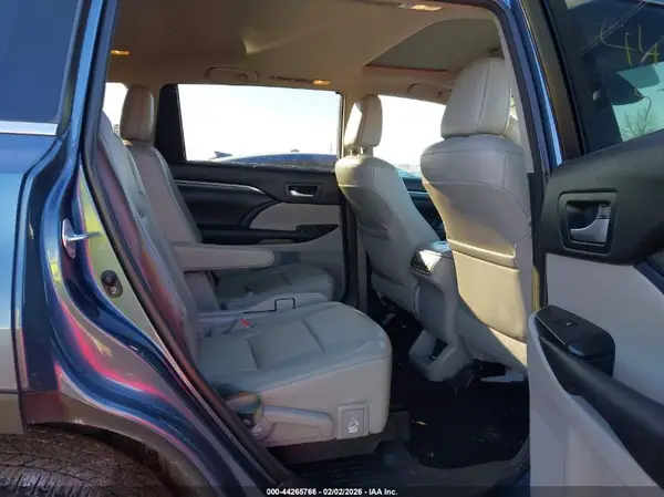 5TDDZRFH4HS477967 2017 TOYOTA HIGHLANDER - Image 8