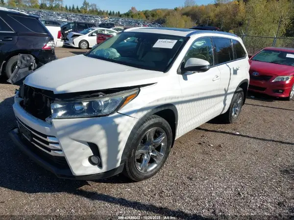 5TDDZRFH4HS482439 2017 TOYOTA HIGHLANDER - Image 2