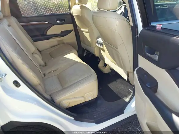 5TDDZRFH4HS482439 2017 TOYOTA HIGHLANDER - Image 8