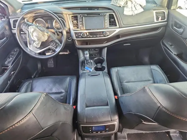 5TDDZRFH4JS490983 2018 TOYOTA HIGHLANDER - Image 8