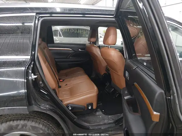 5TDDZRFH4JS497092 2018 TOYOTA HIGHLANDER - Image 8