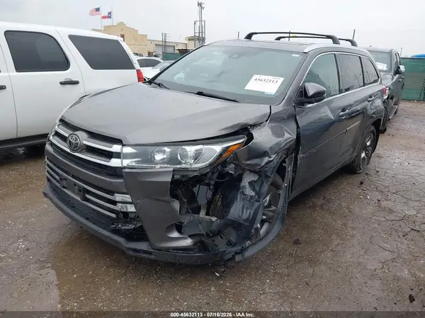 5TDDZRFH4JS816698 2018 TOYOTA HIGHLANDER - Image 2