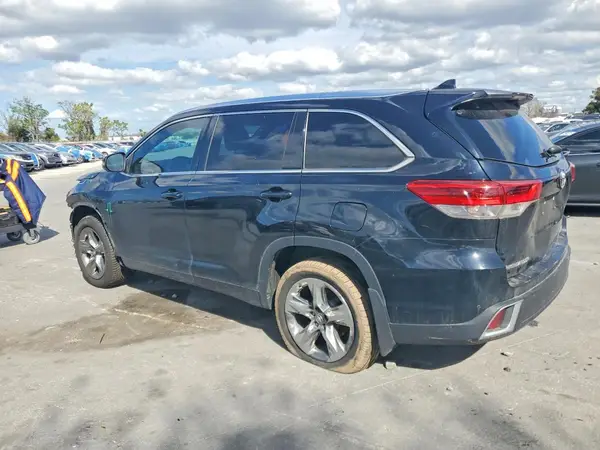 5TDDZRFH4JS816958 2018 TOYOTA HIGHLANDER - Image 2
