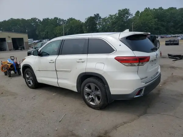 5TDDZRFH4JS819777 2018 TOYOTA HIGHLANDER - Image 2