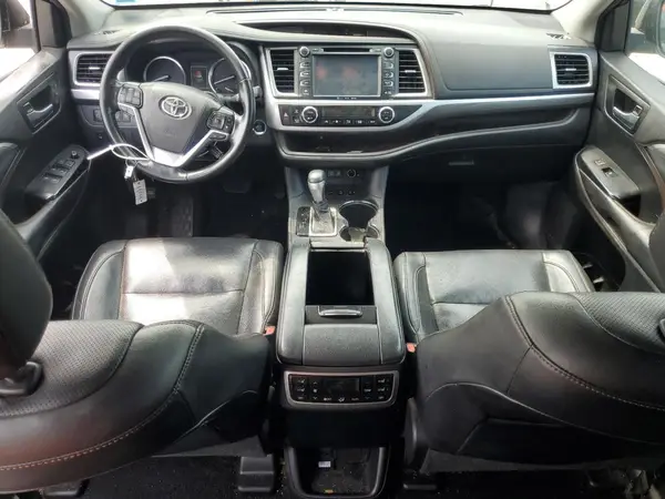 5TDDZRFH4JS819777 2018 TOYOTA HIGHLANDER - Image 8