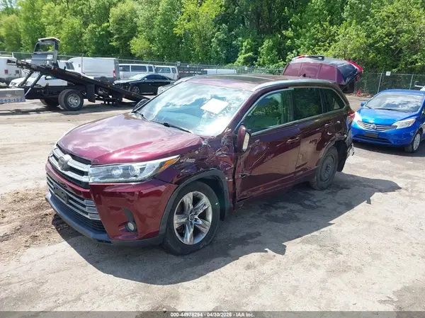 5TDDZRFH4JS838264 2018 TOYOTA HIGHLANDER - Image 2
