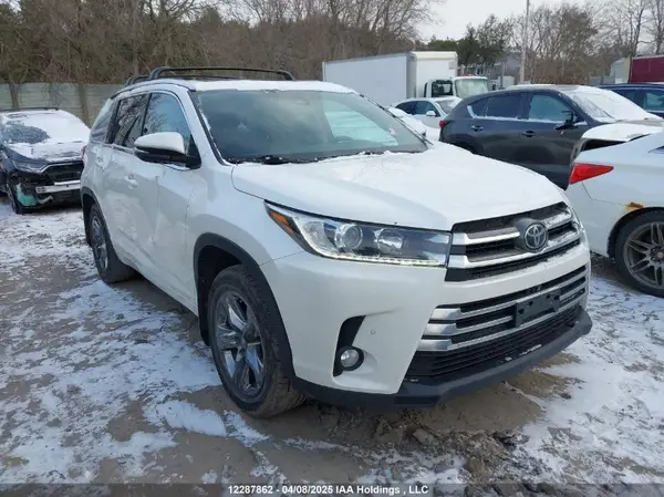 5TDDZRFH4JS858658 2018 TOYOTA HIGHLANDER - Image 1