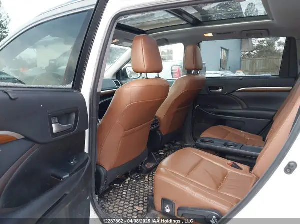 5TDDZRFH4JS858658 2018 TOYOTA HIGHLANDER - Image 8