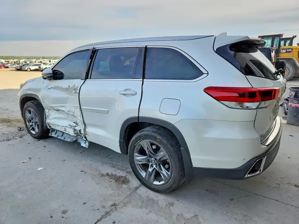 5TDDZRFH4JS864525 2018 TOYOTA HIGHLANDER - Image 2