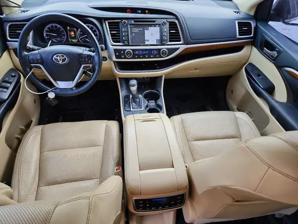 5TDDZRFH4JS864525 2018 TOYOTA HIGHLANDER - Image 8