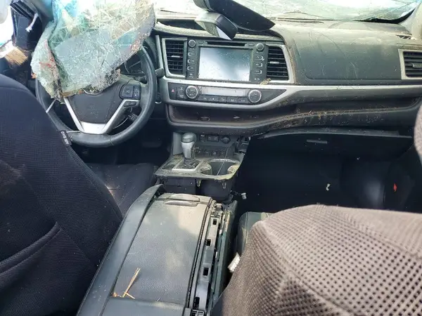 5TDDZRFH4JS878179 2018 TOYOTA HIGHLANDER - Image 8