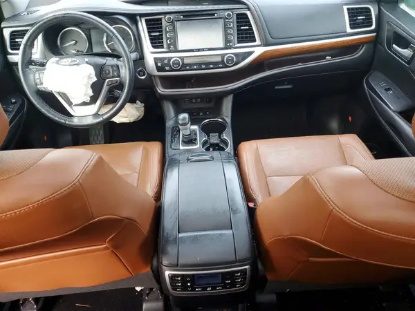5TDDZRFH4JS895242 2018 TOYOTA HIGHLANDER - Image 8