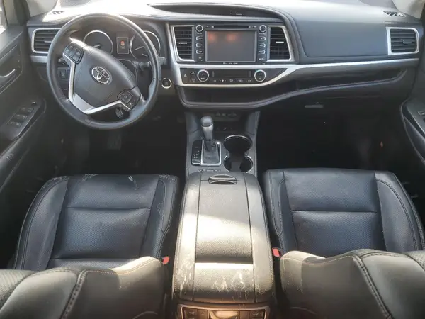 5TDDZRFH4JS895693 2018 TOYOTA HIGHLANDER - Image 8