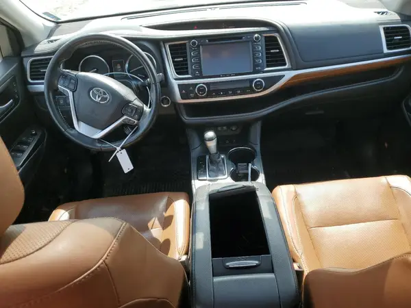 5TDDZRFH4JS903193 2018 TOYOTA HIGHLANDER - Image 8
