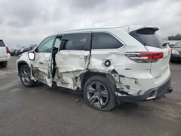 5TDDZRFH4JS903811 2018 TOYOTA HIGHLANDER - Image 2