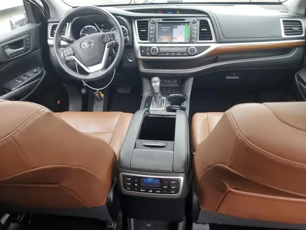 5TDDZRFH4JS903811 2018 TOYOTA HIGHLANDER - Image 8