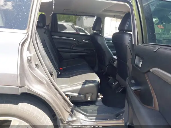 5TDDZRFH4JS911813 2018 TOYOTA HIGHLANDER - Image 8