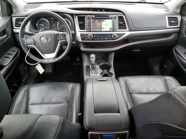 5TDDZRFH4JS912220 2018 TOYOTA HIGHLANDER - Image 8
