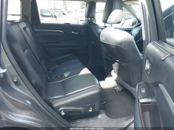 5TDDZRFH4KS702783 2019 TOYOTA HIGHLANDER - Image 7