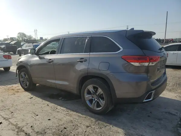 5TDDZRFH4KS704923 2019 TOYOTA HIGHLANDER - Image 2