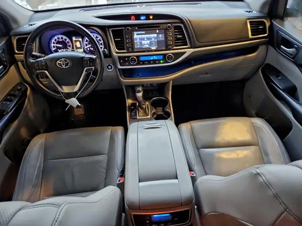 5TDDZRFH4KS915765 2019 TOYOTA HIGHLANDER - Image 8