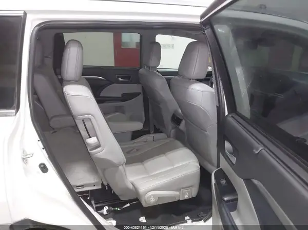 5TDDZRFH4KS925373 2019 TOYOTA HIGHLANDER - Image 8