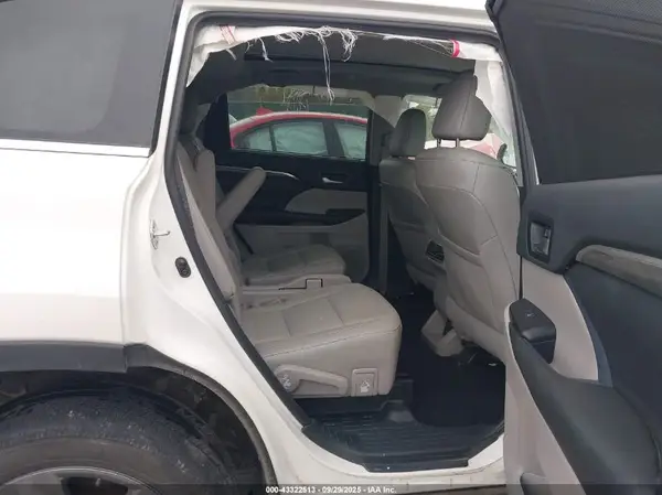 5TDDZRFH4KS927995 2019 TOYOTA HIGHLANDER - Image 8
