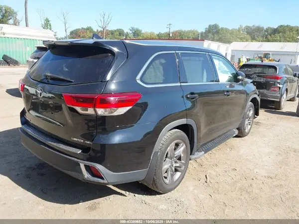 2019 TOYOTA HIGHLANDER IAAI lot 43380652 auction photo 4