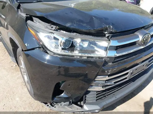 2019 TOYOTA HIGHLANDER IAAI lot 43380652 auction photo 6