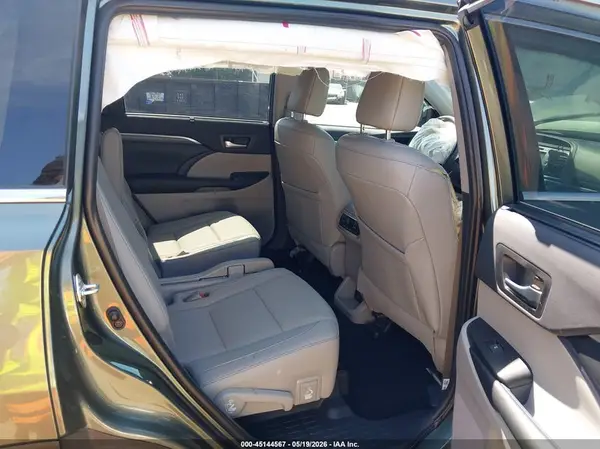 5TDDZRFH4KS978963 2019 TOYOTA HIGHLANDER - Image 8