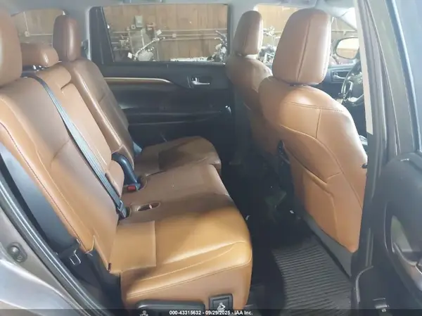 5TDDZRFH4KS987453 2019 TOYOTA HIGHLANDER - Image 8