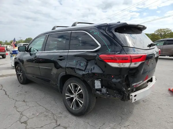 5TDDZRFH4KS990207 2019 TOYOTA HIGHLANDER - Image 2