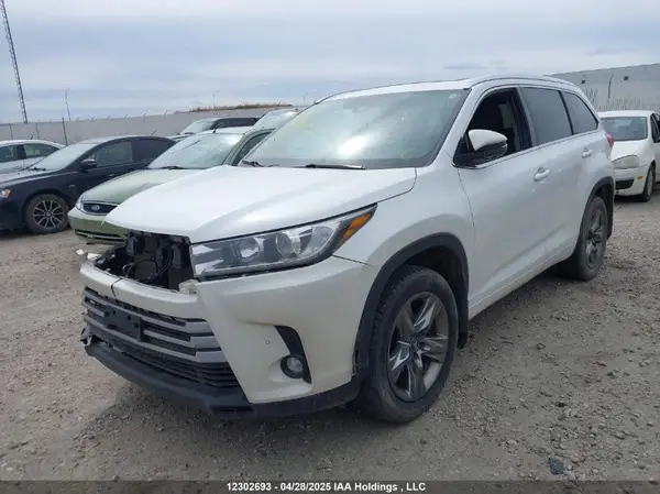 5TDDZRFH4KS998114 2019 TOYOTA HIGHLANDER - Image 2