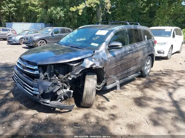 5TDDZRFH5HS363766 2017 TOYOTA HIGHLANDER - Image 2