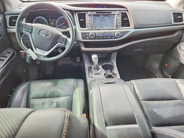 5TDDZRFH5HS367722 2017 TOYOTA HIGHLANDER - Image 8