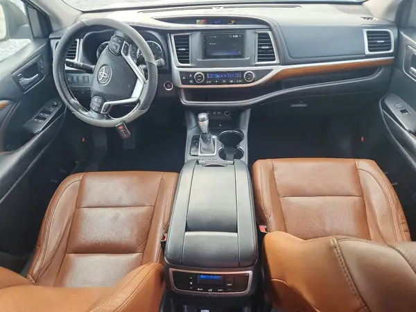 5TDDZRFH5HS373326 2017 TOYOTA HIGHLANDER - Image 8