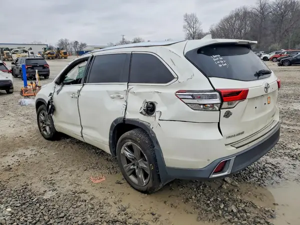 5TDDZRFH5HS410875 2017 TOYOTA HIGHLANDER - Image 2