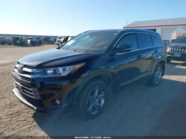 5TDDZRFH5HS441074 2017 TOYOTA HIGHLANDER - Image 2
