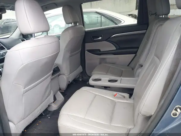 5TDDZRFH5HS447375 2017 TOYOTA HIGHLANDER - Image 8