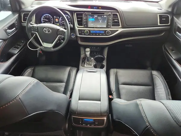 5TDDZRFH5HS450583 2017 TOYOTA HIGHLANDER - Image 8