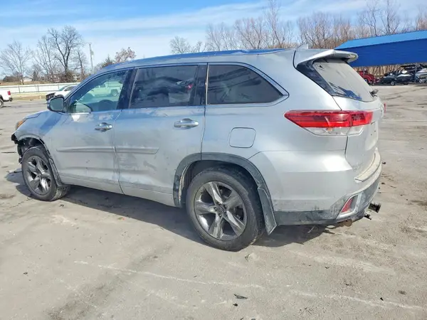 5TDDZRFH5HS453175 2017 TOYOTA HIGHLANDER - Image 2